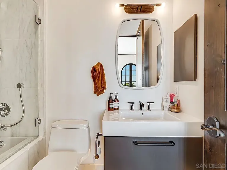 5342 Chelsea St — Photo 34
