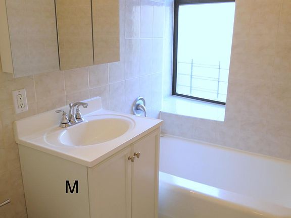 2nd image of 100 W 85th St APT Ms