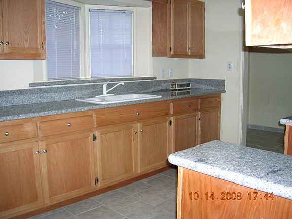 3rd image of 2126 E 105th St