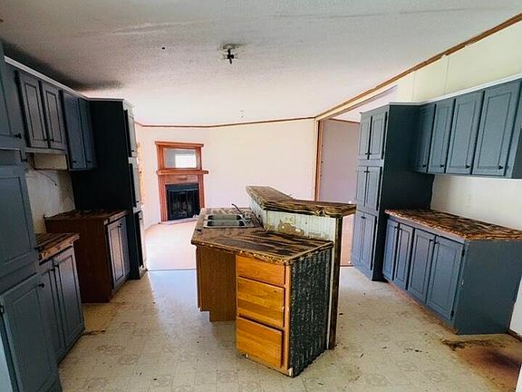 4th image of 311 Bradley St
