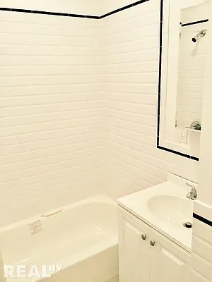 Rented by REAL New York | media 31