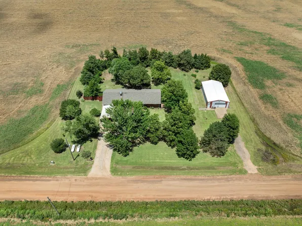 30 NE 80th Rd, Harper, KS 67058