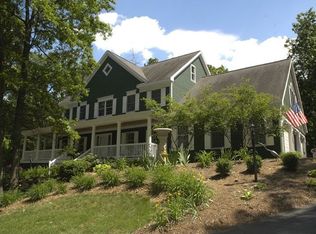 1828 Highgrove Dr SE, Ada, MI 49301