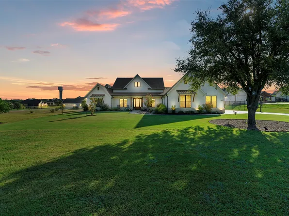 104 Helton, Granbury, TX 76049