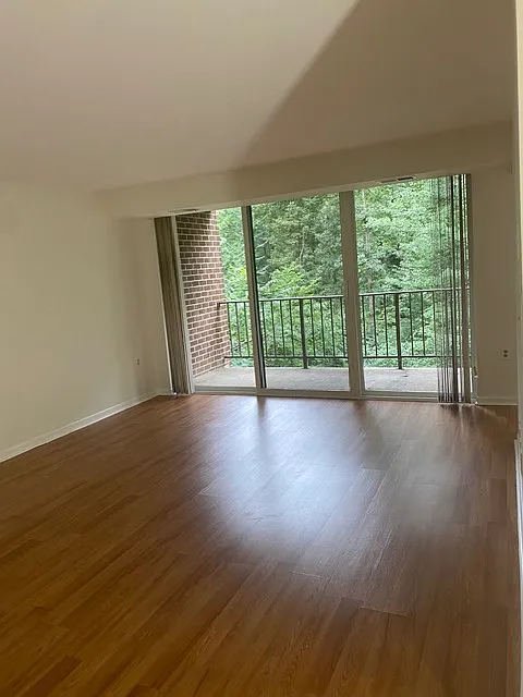 2 bed, 957 sqft, $2,000 — Photo 1