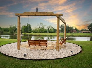 544 Wagon Wheel Trl, Angleton, TX 77515