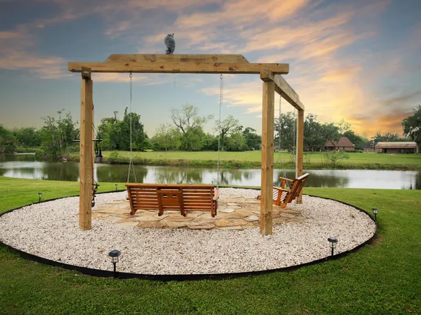 544 Wagon Wheel Trl, Angleton, TX 77515