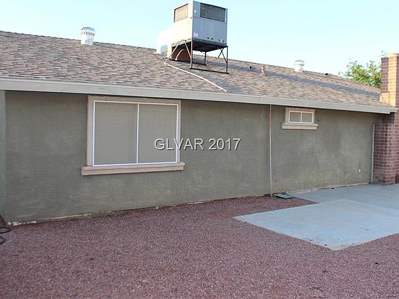 3rd image of 3869 El Paso Dr