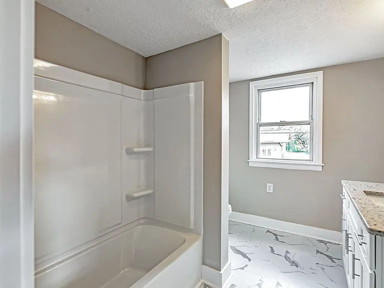 416 Highland Ct — Photo 8