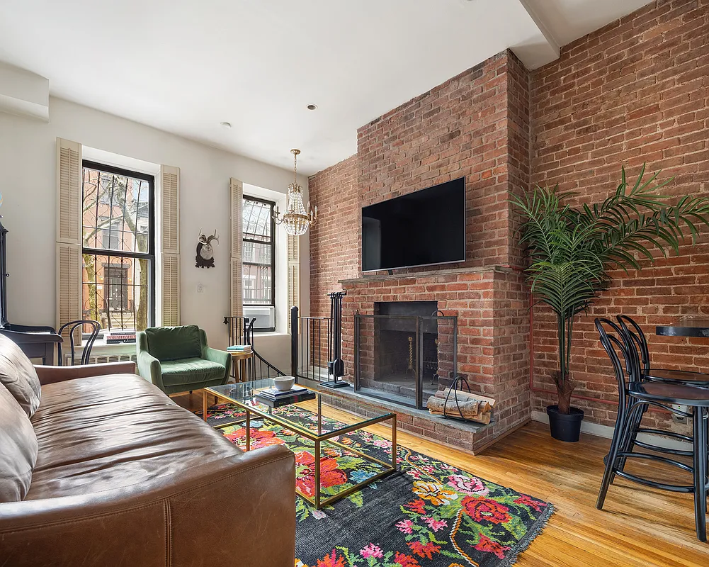 421 East 84th St Unit 1F  