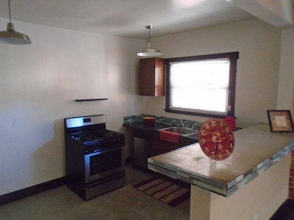 4th image of 319 Elm Ave