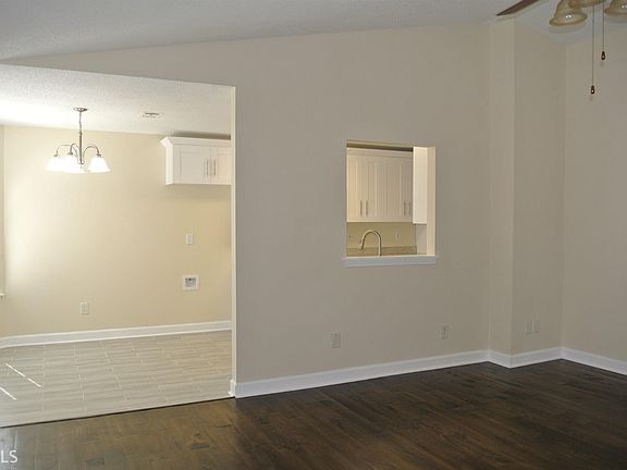 5th image of 2020 Tudor Dr