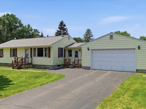 9 Lupine Lane, Queensbury, NY 12804