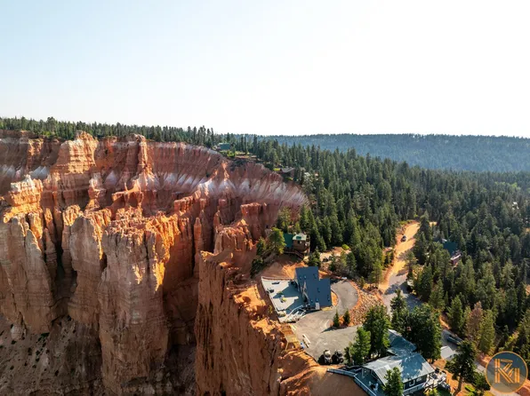 1400 W Cascade Dr, Duck Creek Village, UT 84762