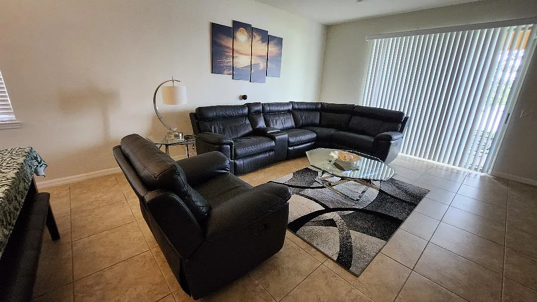 3 bed, 1939 sqft, $2,850 — Photo 4