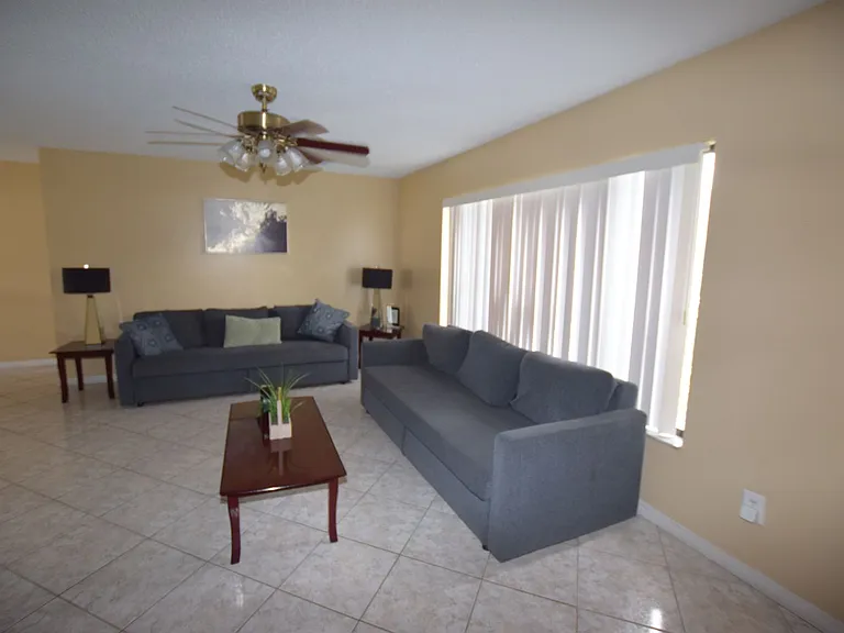 1090 Jason Ridge Ct — Photo 10