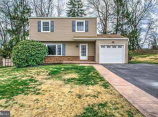 953 Blue Jay Rd, Harrisburg, PA 17111