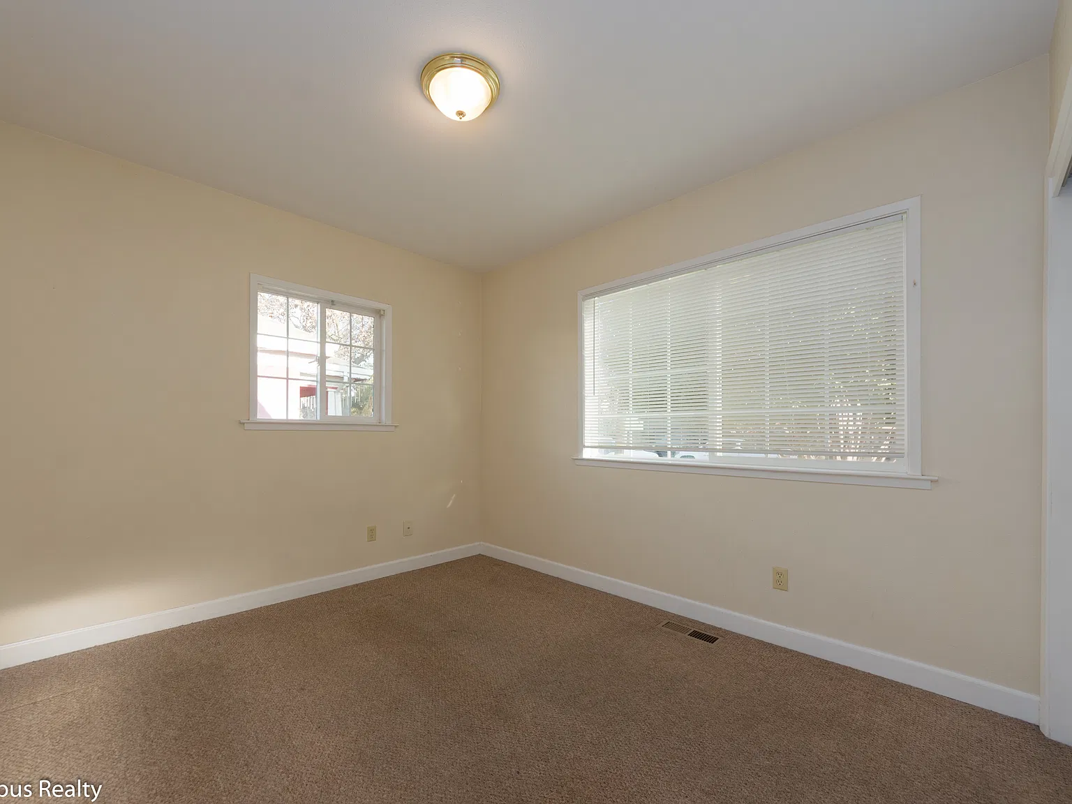 3 bed, 1.5 bath, 1000 sqft, $3,225 — Photo 4
