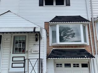 3711 S Hereford Ln, Philadelphia, PA 19114