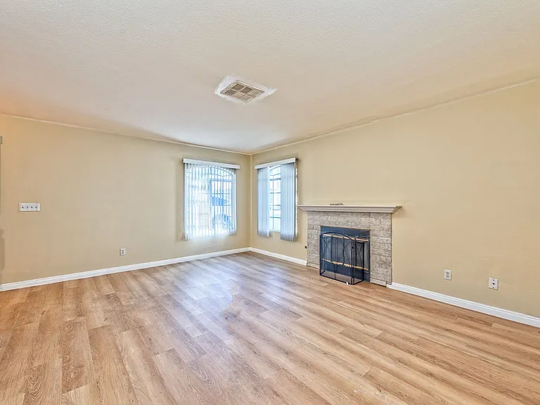 8217 Diamond Star Ct — Photo 4