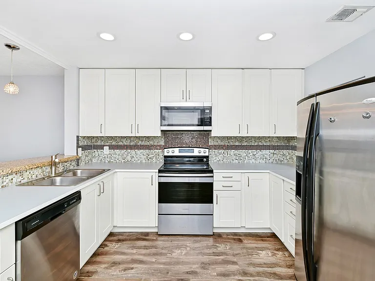 2300 Barbados Dr — Photo 10