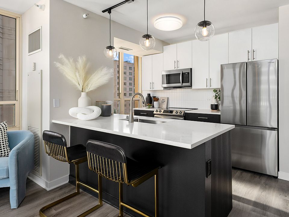 1st image of 756 N Wabash Ave #1507