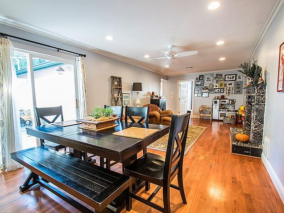 3rd image of 7136 Van Maren Ln
