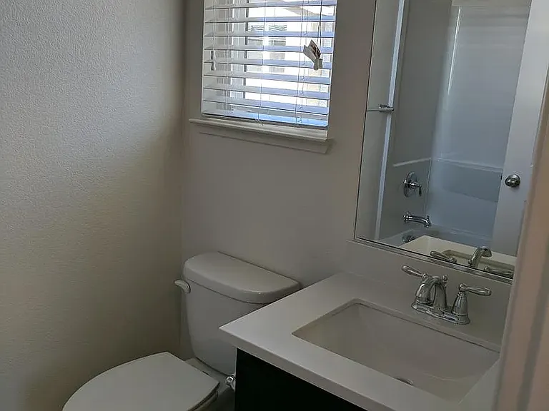 104 Maidenhair Ter — Photo 16