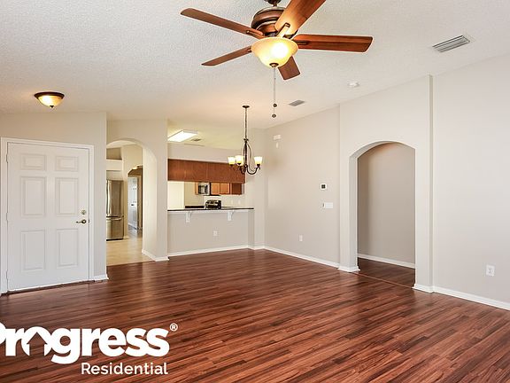 3rd image of 11753 Lynmoor Dr