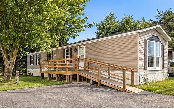 2nd image of 121 Santilli Rd