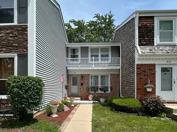 1929 Whitingham Ln, Hoffman Estates, IL 60169