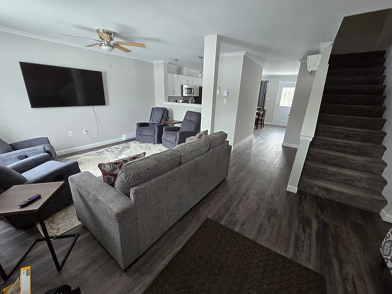 7 Hunters Way #A — Photo 2