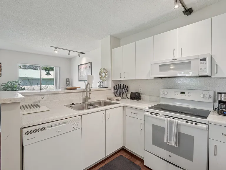 Coquina Cove Apartments — Photo 58