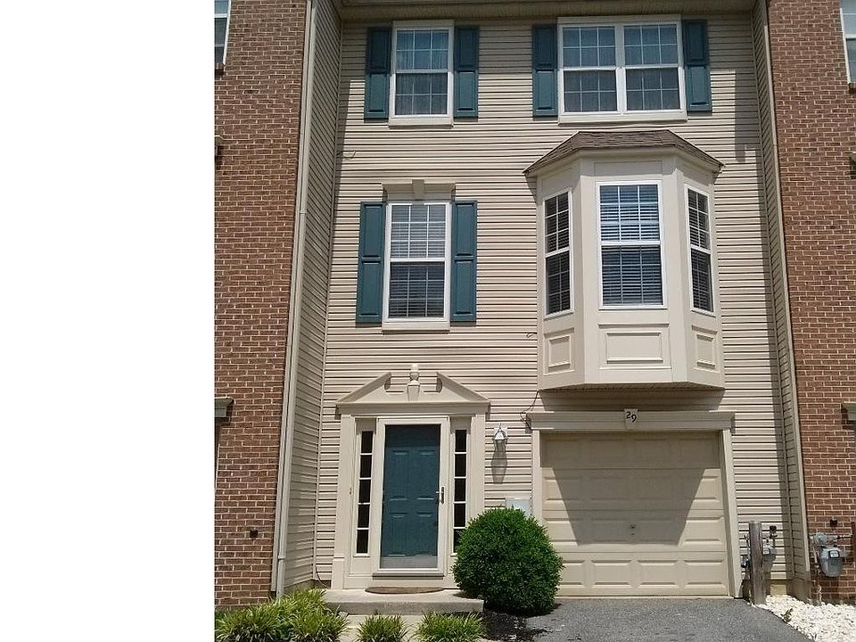 1st image of 13 Brittany Ln