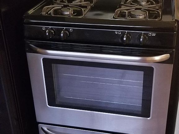 4th image of 3877 Strathmore Dr