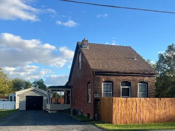 324 S 19th St, Belleville, IL 62226