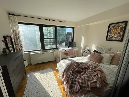 Rented by Olympia House Delaware LP | media 25