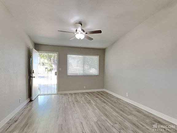 3rd image of 3913 Moonbeam Dr