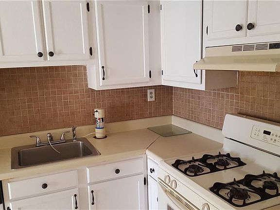 3rd image of 377 Westchester Ave APT Lg