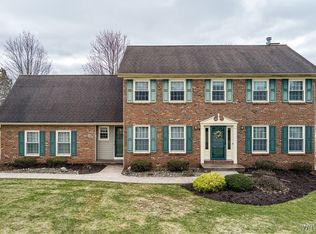 5668 Kippen Dr, East Amherst, NY 14051