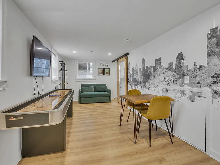 Additional Living Room