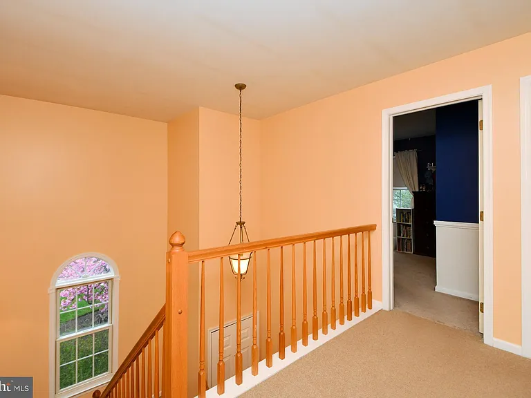 800 Beacon Ct — Photo 28