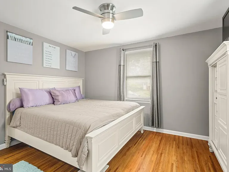126 Greenwood Rd — Photo 14