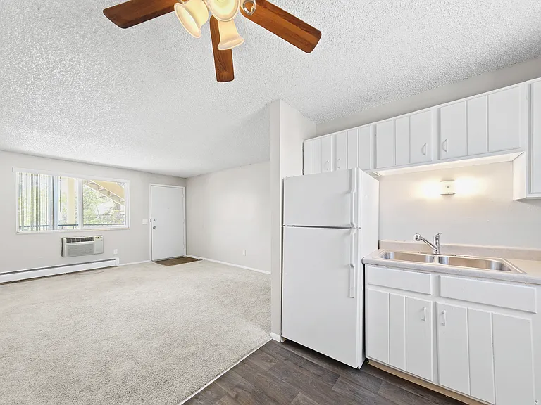 PowderHorn Apartments — Photo 14