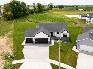 6913 Grey Slate Ct SW, Cedar Rapids, IA 52404