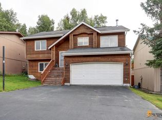8821 Plunge Creek Cir, Eagle River, AK 99577