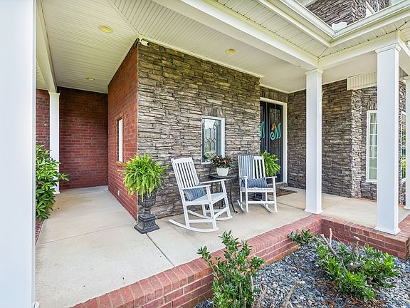 5th image of 122 Queenstown Ct