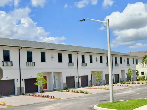 633 SW 11th St, Florida City, FL 33034