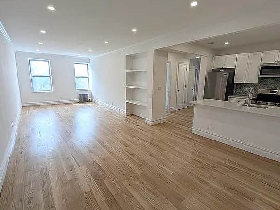2nd image of 101 Ocean Pkwy APT 4A