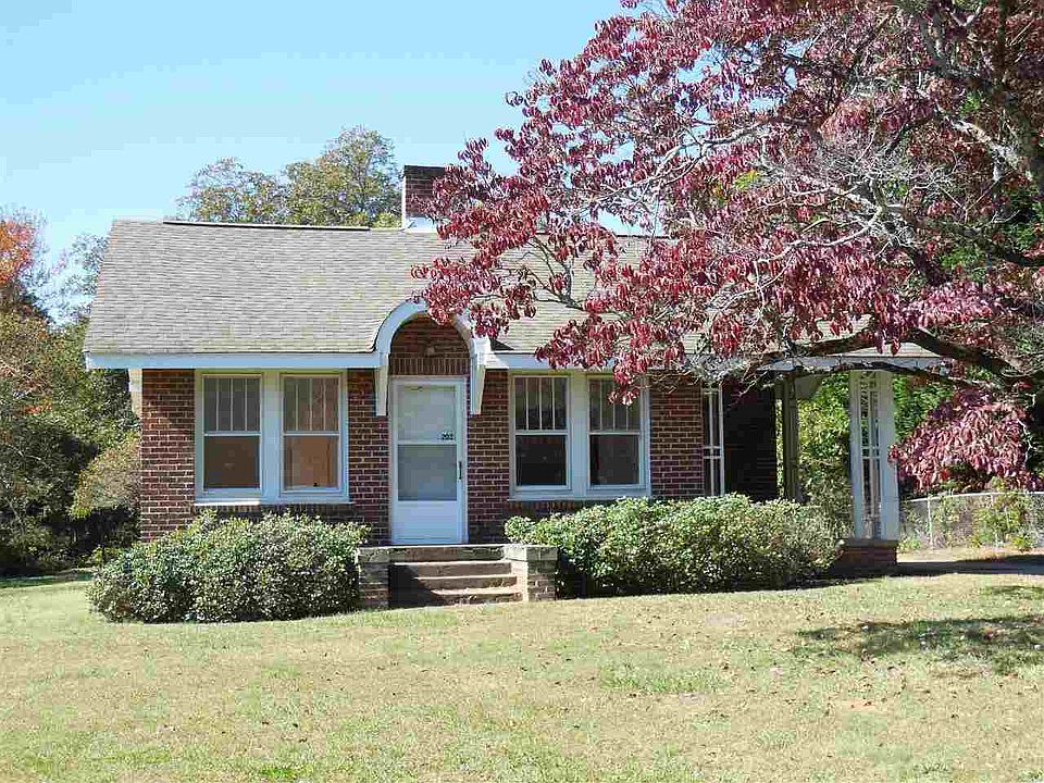 1st image of 203 E Hillcrest Dr